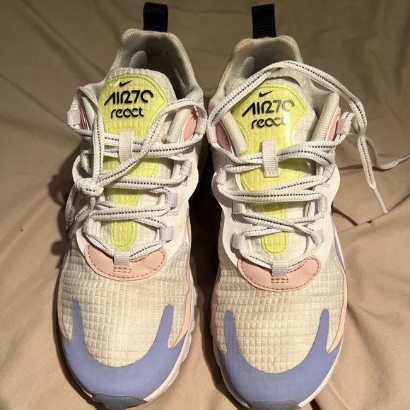 Nike Air Max- Air 70 React, size 6 - Picture 2 of 4